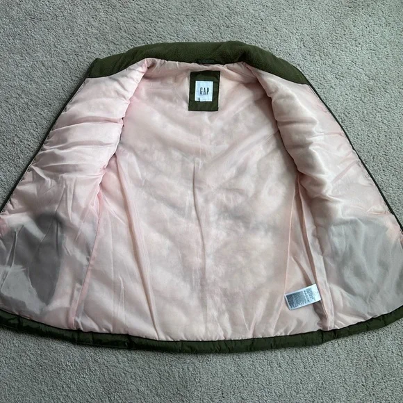 Gap Women’s Olive Green Zip Up Puffer Vest Size Extra Small - Picture 3 of 6